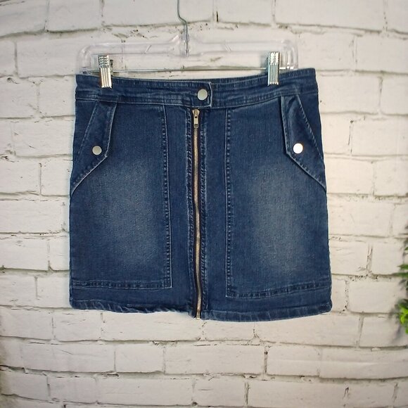 WOMENS UMGEE DENIM SKIRT, ZIP FRONT DETAIL, FRONT POCKETS, SIZE SMALL - Picture 2 of 7